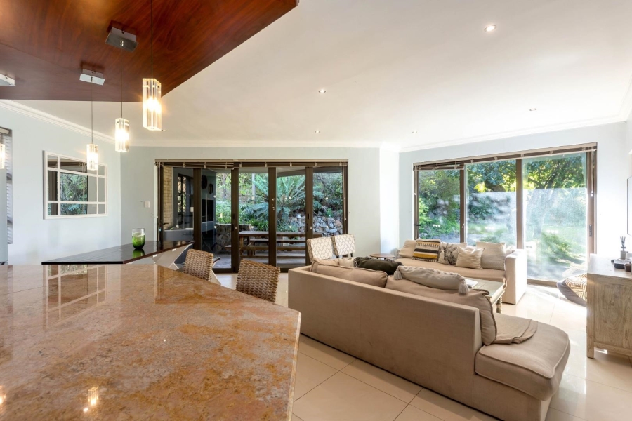 To Let 4 Bedroom Property for Rent in Tamboerskloof Western Cape